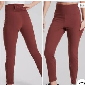 Athleta Trekkie Hybrid Crop Tight